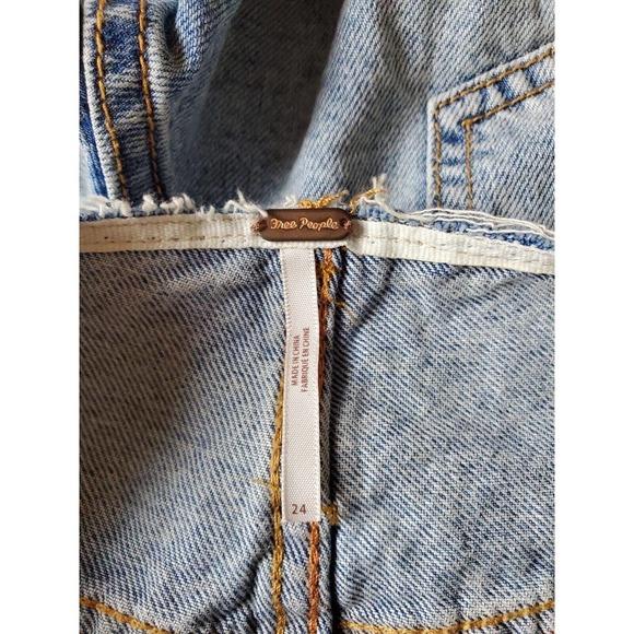 Free People Denim Shorts Size 24 Distressed Cut-offs Button-fly Medium Wash Fade - Picture 7 of 10